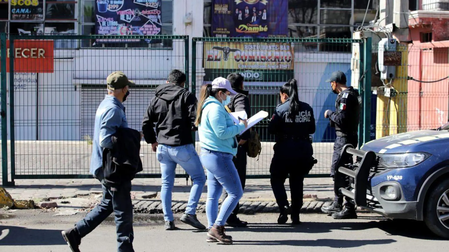 Hombre pierde el equilibrio y muere al caerse